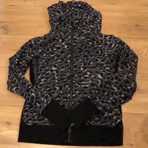 Lululemon sweatshirt